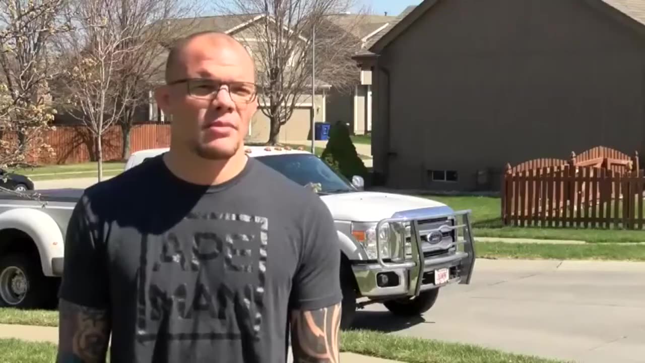 Anthony Smith The MMA and Crime Fighter