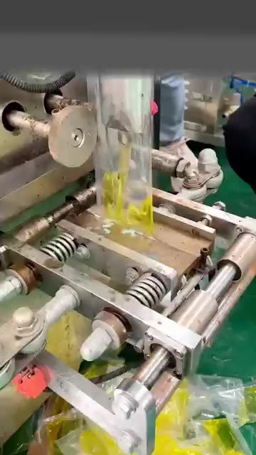 Amazingly Fast Lubrication Oil Liquid Filling Machine – Boost Efficiency Like Never Before!