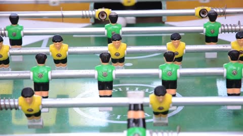 Play The Vintages Football Game
