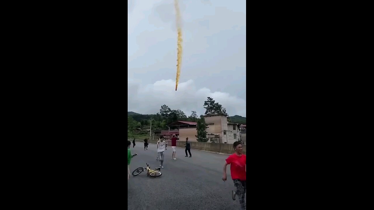 china Rocket crashes in on town.