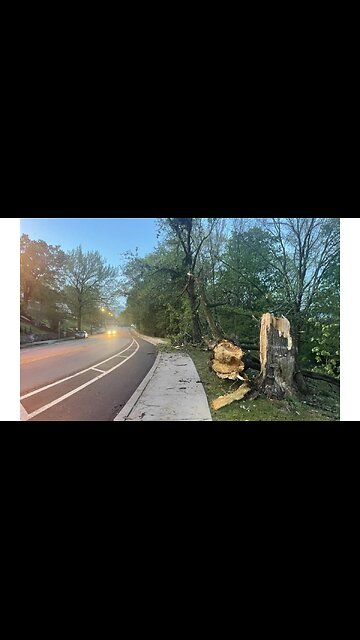 WIND, RAIN PUMMEL PITTSBURGH; MORE THAN 300000 IN REGION REMAINS WITHOUT POWER