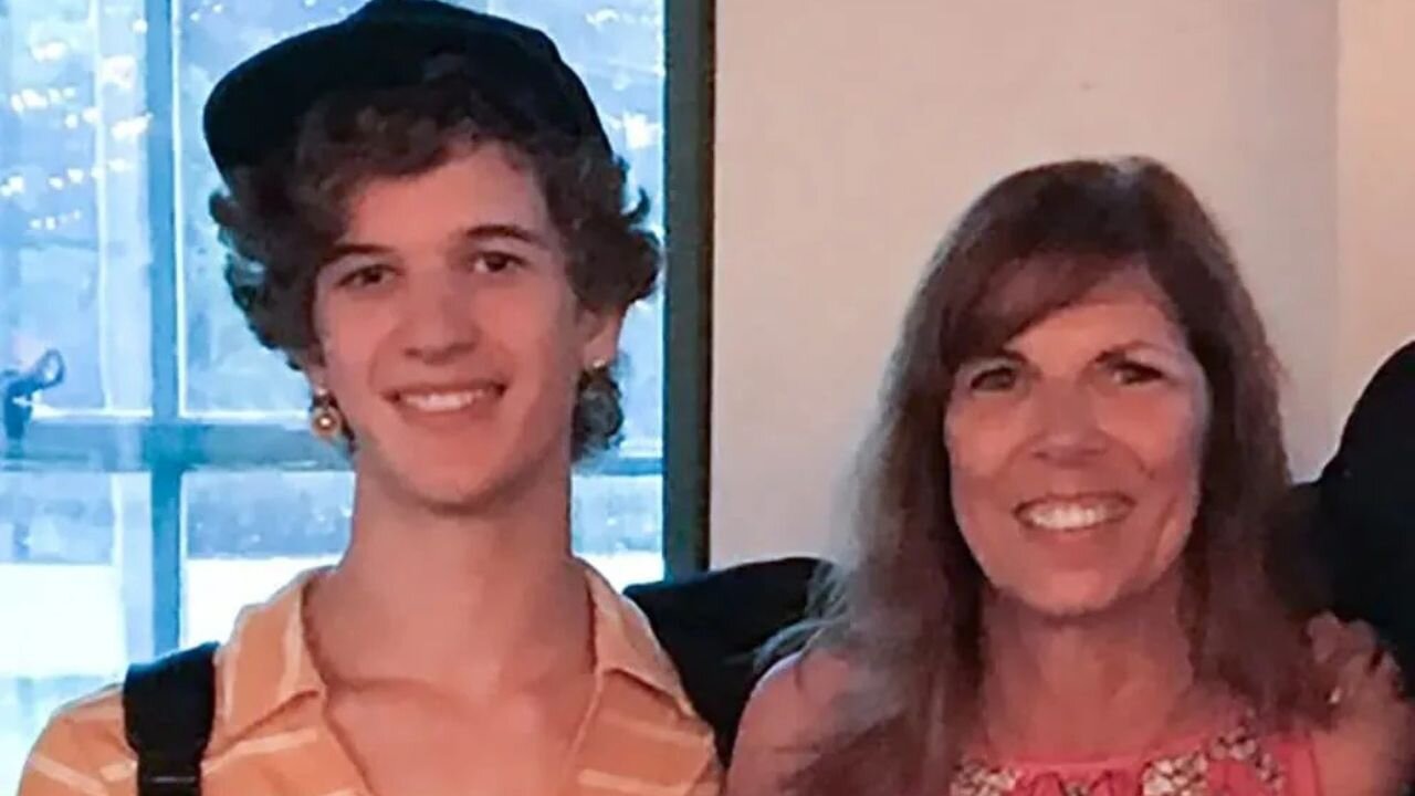 Mom Of Minneapolis Attacker Spotted In Public - FBI Raids Her Home