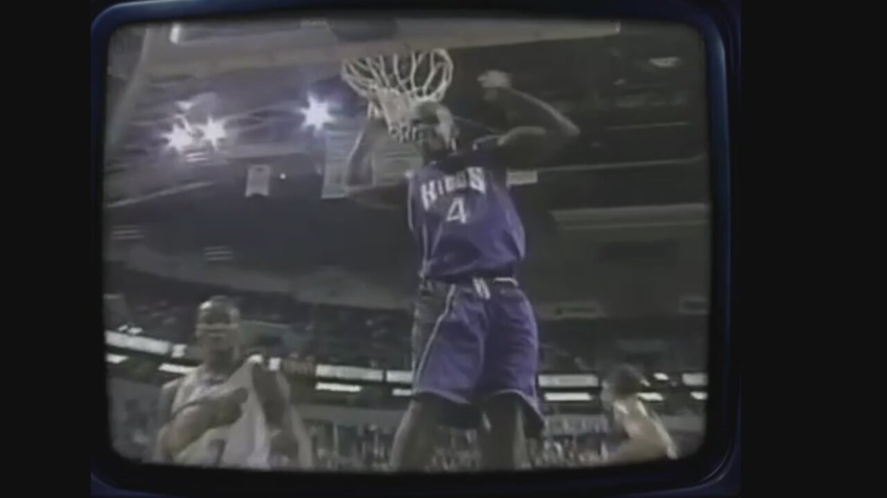 Chris Webber 23 Points 3 Ast @ Sonics, 1999.