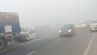 WATCH: Dangerous Fog Causes Horrific Highway Accident in Pakistan — Chaos on Roads