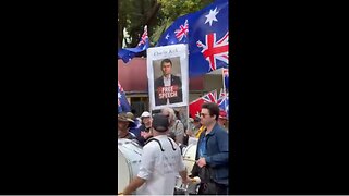 🇦🇺JUST IN: Mass amounts of Australians took to the streets & standing w/ Charlie Kirk