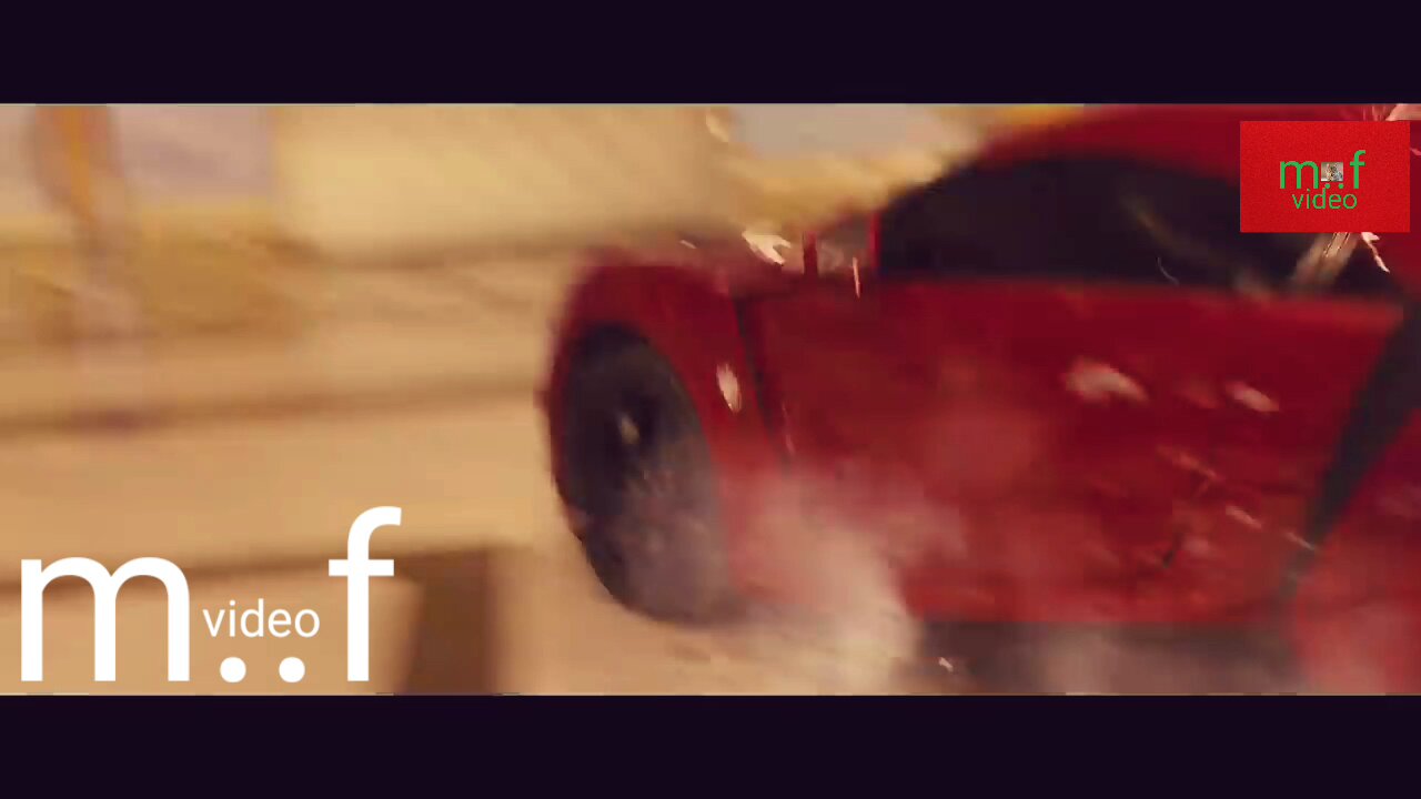 See how this man drove his car between buildings