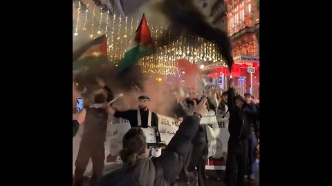 Brussels Christmas Market…Masked Islamists Ignite Smoke Bombs…Attack Families…Wave Palestinian Flags