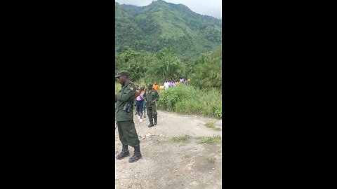 Children visitinf Sempaya hot springs