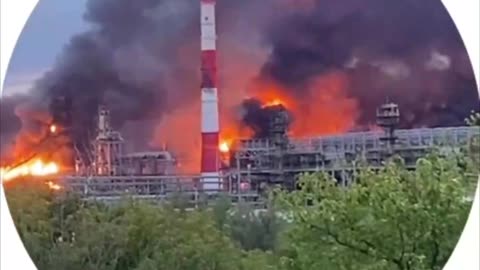 🛸💥 Ukraine Russia War | Ukraine Targets Russian Oil Refineries Amid Residential Strikes | RCF