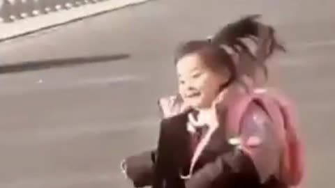 Little Acts of Kindness 🌸👧 | Heartwarming Moment ❤️#Innocence 👧 #PureLove ❤️ #Heartwarming 🌸 #Kids🌟