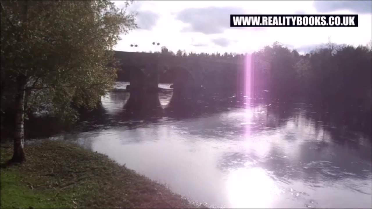 Beautiful sun phenomenon on a river in Ireland - what is happening here?