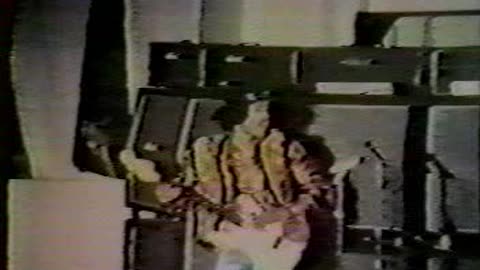 Jimi Hendrix feat. Pepper & Foxey Lady - Wild Thing = L'Olympia Paris 1967