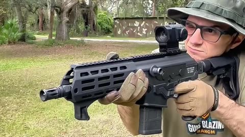 以色列版AK-47搭配Monstrum棱镜 #国外合法拍摄国内请勿模仿 #武器科普 #实弹射击 #男人减速带 #靶场射击