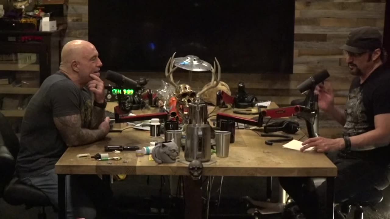 Joe Rogan Experience - Robert Rodriguez 4-24-25