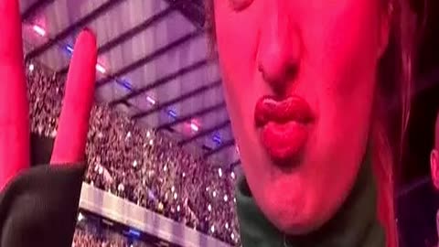 Noel Gallaghers Daughter Anais Delights Fans with