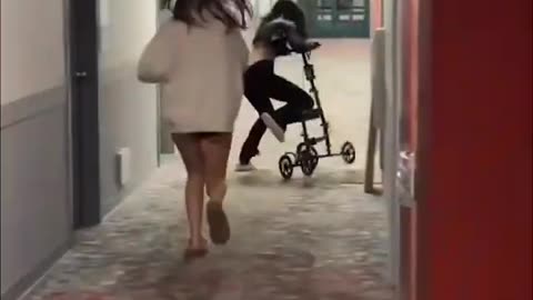 Yo escapando de las deudas... #humor #funny