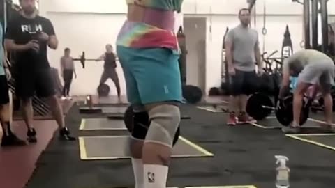Guy With One Arm Deadlifts Like a Beast, No Excuses, Just Power