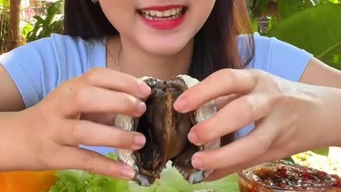 eat fine shellfish