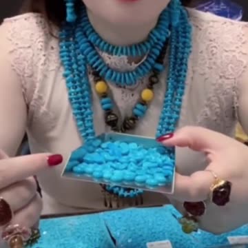 20250923-05 Turquoise Doesn’t Speak, Yet It Answers Everything