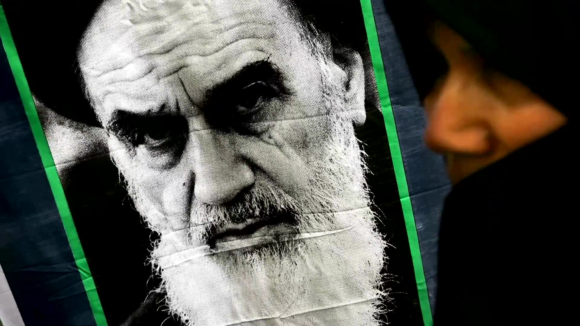 Assailant who stabbed author Salman Rushdie sentenced to 25 years