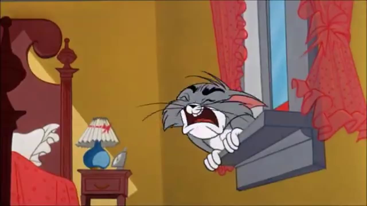 The Unshrinkable Jerry Mouse - Paddling