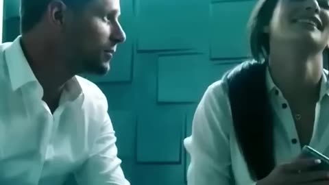 They got stuck in the elevator for 5 days 😲