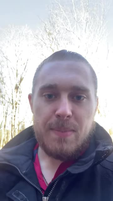 Are insomniacs afraid of sleeping or is it something else because that’s f＊＊＊ing stupid #isomnia