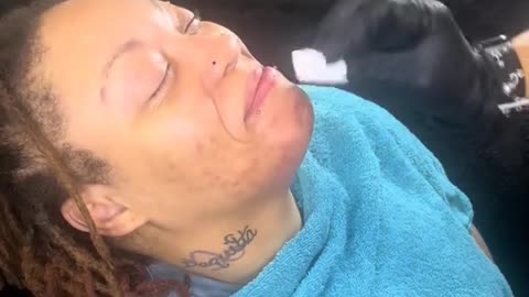 Chin Waxing Demo with Sexy Smooth Cherry Desire by @k.knox24 | Vegan, Rosin-Free & Sensitive Skin