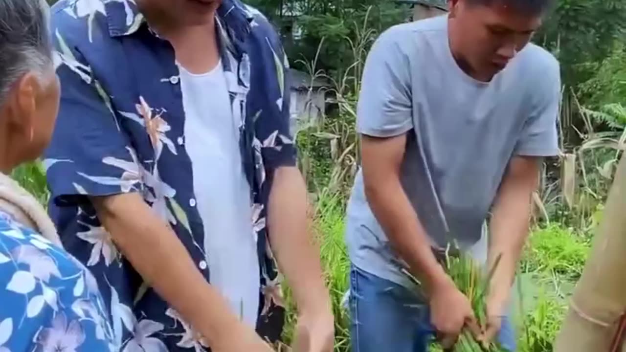Madan & Manchu Help Kiya hai ak dadu ko