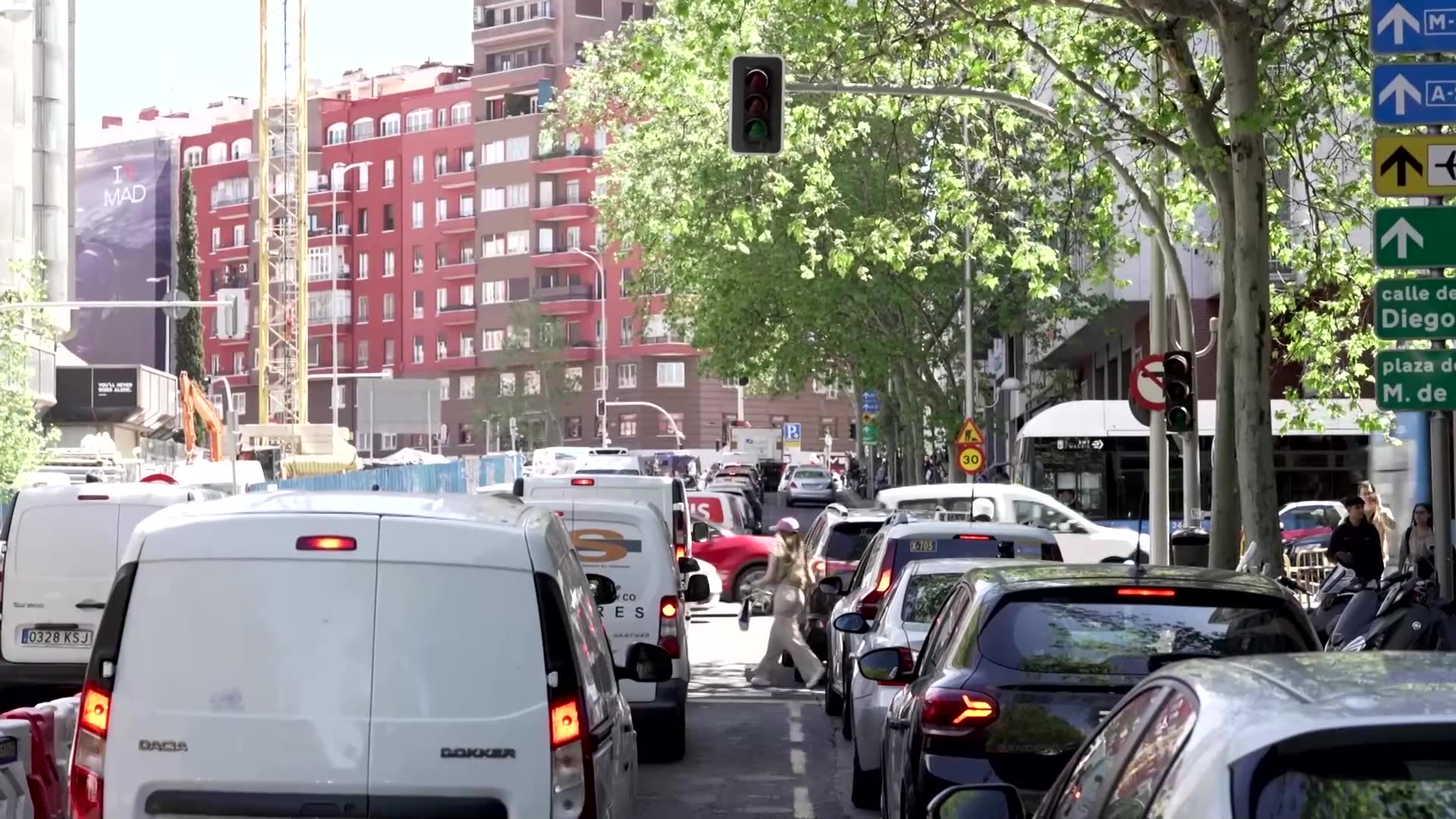 Chaos in major cities amid power outages in Spain, Portugal