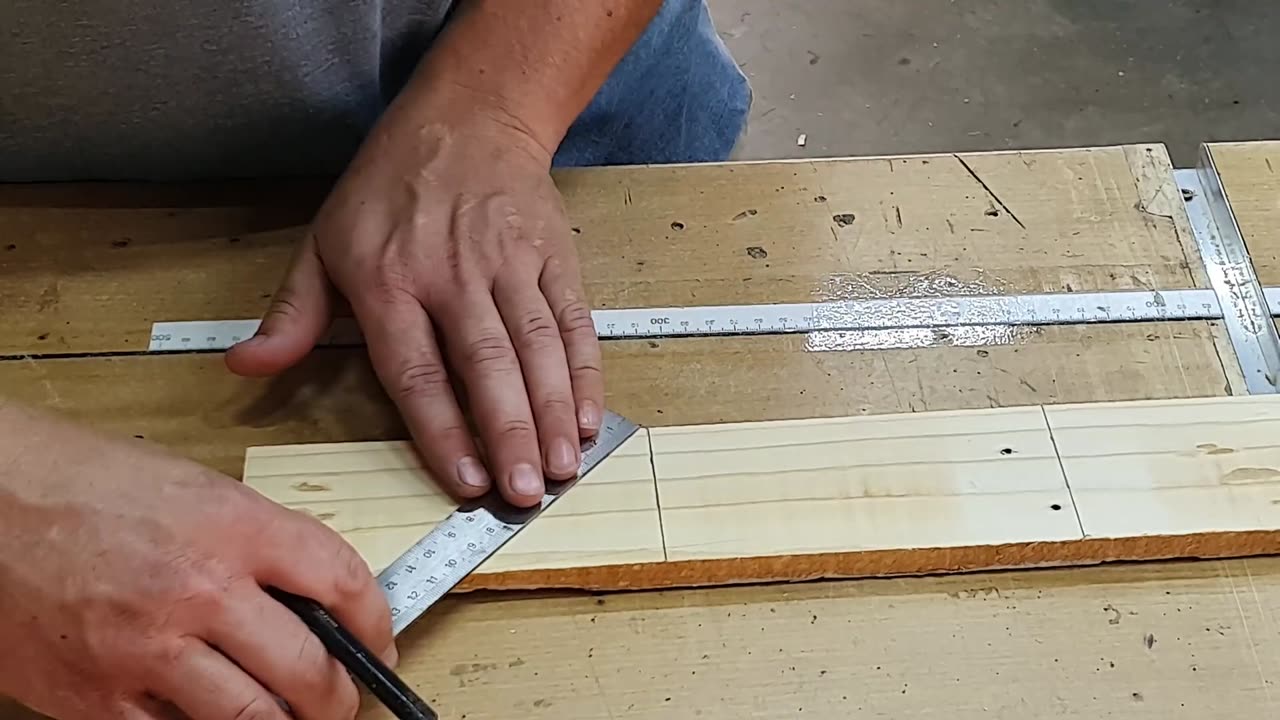 How to cut a plank into equal widths?