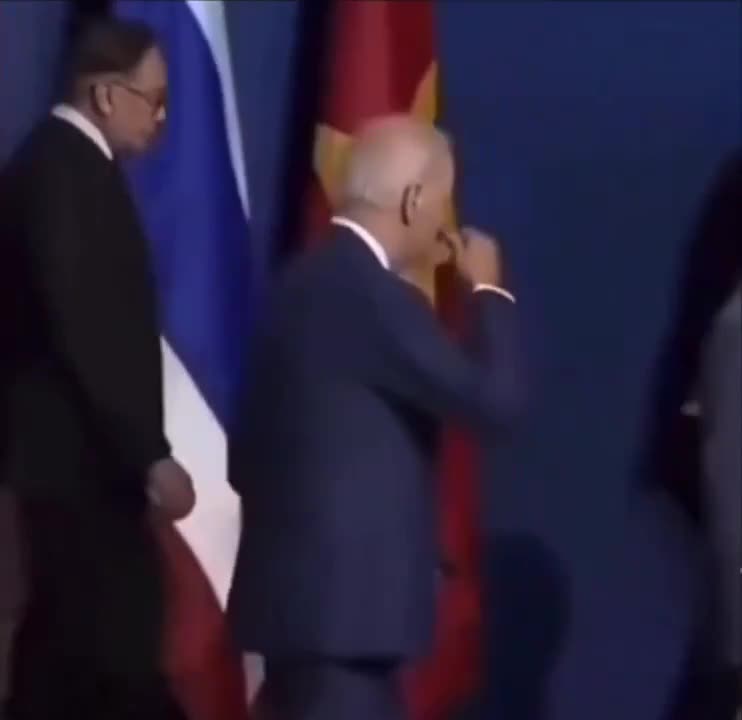 Flashback to when a Biden Clone tried removing his mask too early