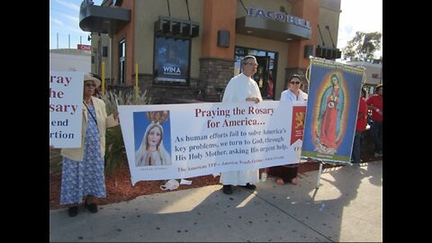 2013 10 06 - Unborn Jesus Banner at the Wilmington Life Chain