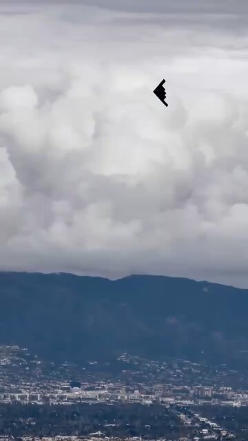 US B-2 stealth bomber sighted flying over Burbank