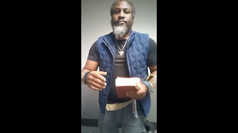 Entertainment: Single candle 'art'