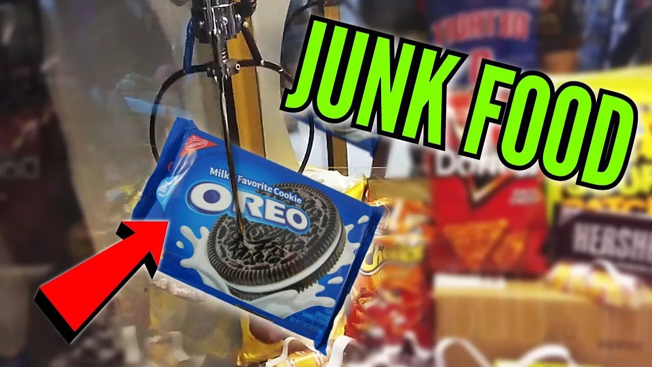 JUNK FOOD CLAW MACHINE?!?