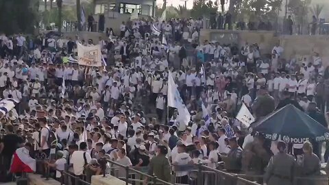 Damascus Gate - Old City Jeruslaem: Flag Parade in honor of Jerusalem Day🇮🇱♥️