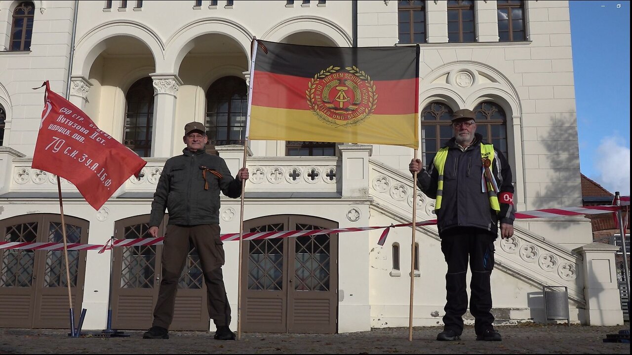 Präsentiermarsch Wachregiment Feliks Dzierzynski - die DDR steht!