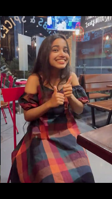 Cute Sri lankan girl dance funny