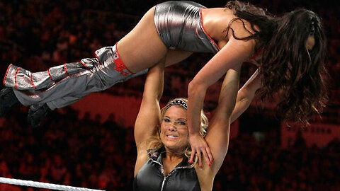 Beth Phoenix vs. Nikki Bella - Divas Championship Lumberjill Match: Raw, April 23, 2012 @wwefree
