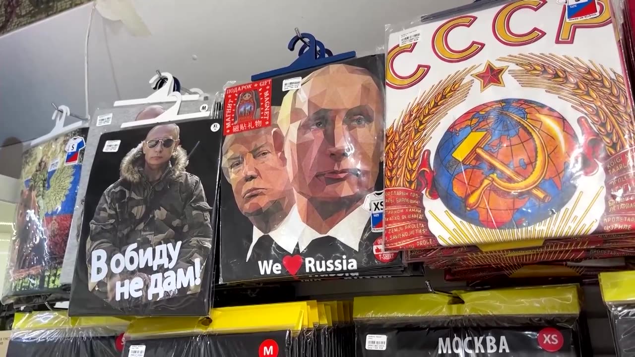 Putin and Trump collectibles draw attention in Moscow