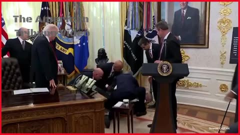 WATCH: Dr. Oz Jumps In to Help after Guest Passes Out During White House Announcement