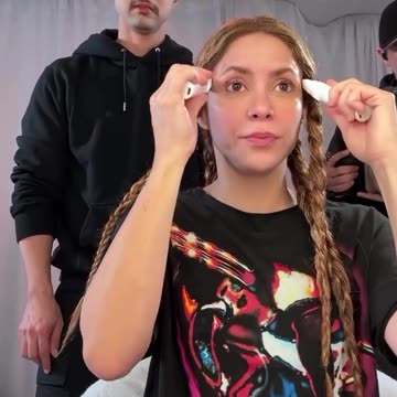 #Shakira preparándose para su concierto".