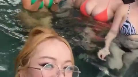 Cute girl fashion qeens