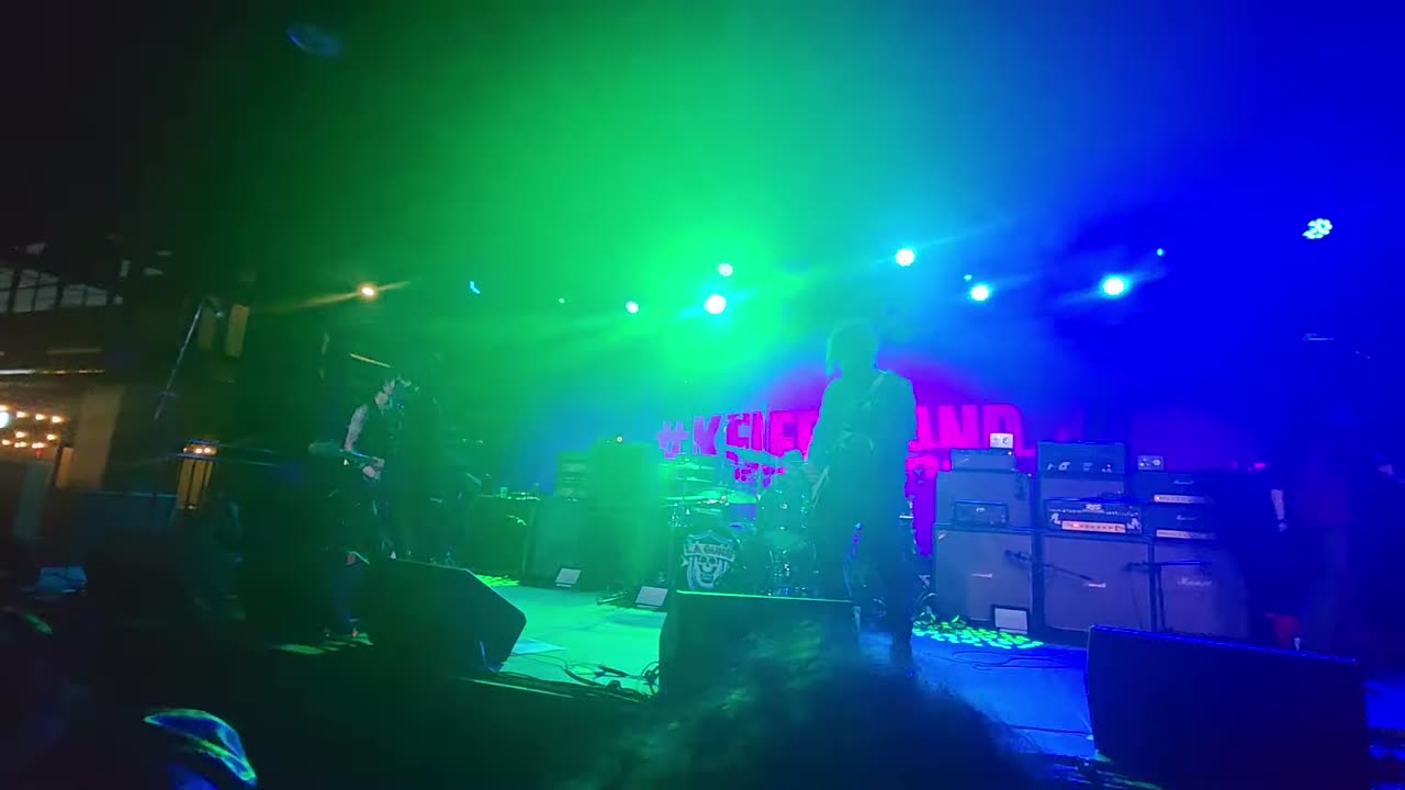 La guns ( live)