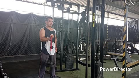 Varguezr3c0rd3r Arm wrestling training at the gym june 2025