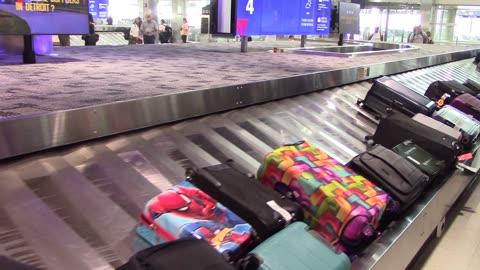 Luggage on Luggage Carousel, Free Creative Commons Stock Footage