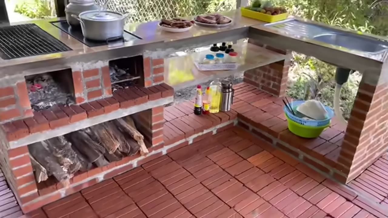 how to make a large-sized wood stove with wide use space..