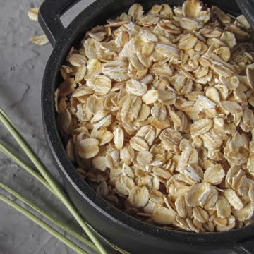 DIY Health Hack: Discover the POWER of Gentle Exfoliation with Strawberry & Oatmeal