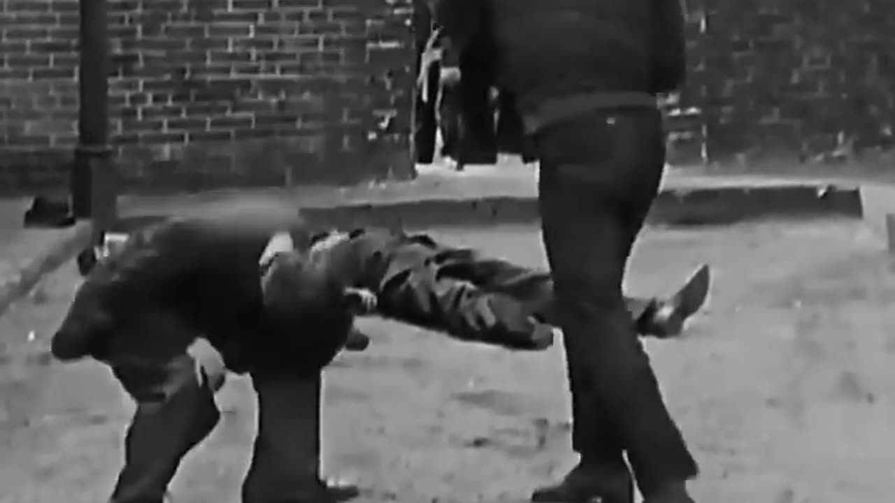 Charlie Chaplin: the Punching Machine